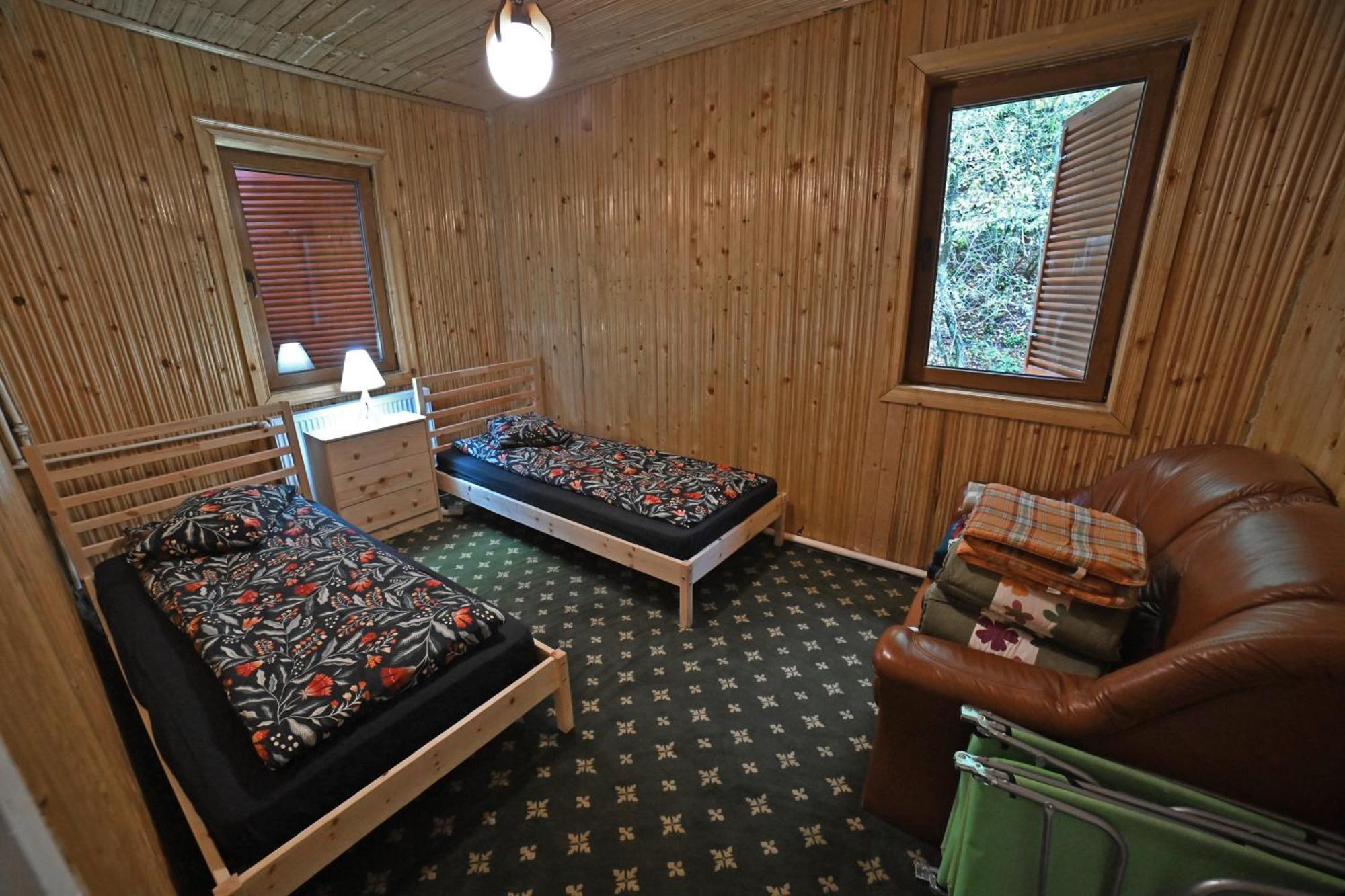 Casa De Vacanta Satic Piatra Craiului La Doi Viermi Exterior foto