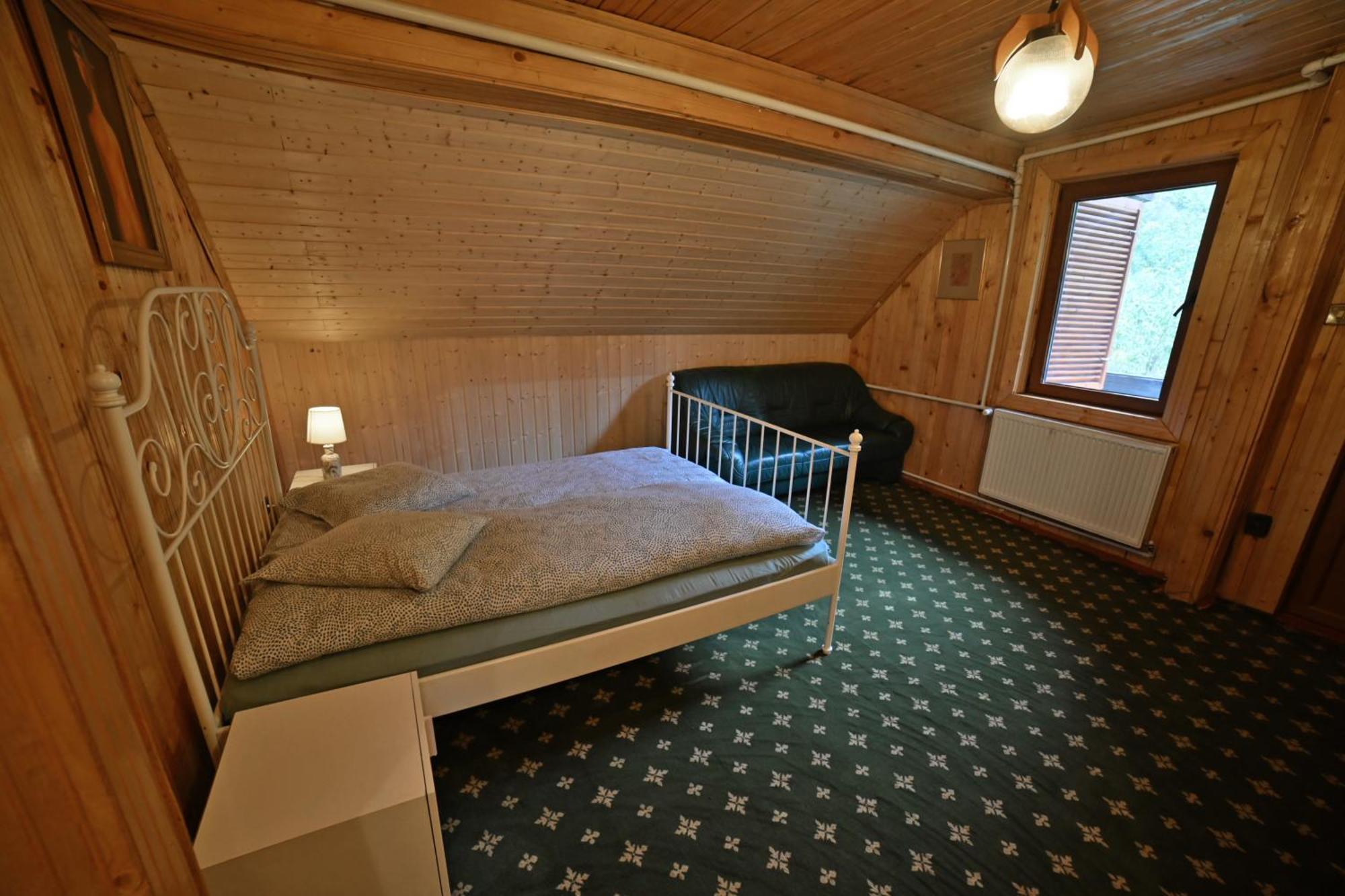 Casa De Vacanta Satic Piatra Craiului La Doi Viermi Exterior foto